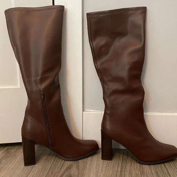 NWOT Lulu’s Square Toe Knee-High Boots - Picture 2 of 4